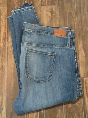 J CREW Madewell 10" High Rise Skinny Distressed Jeans 37 PETITE Raw Hem NWOT!!